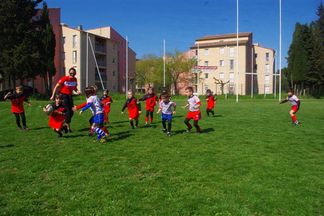 Les Moins de 6 ans avec leurs éducateurs Gérald et Robin du RCV