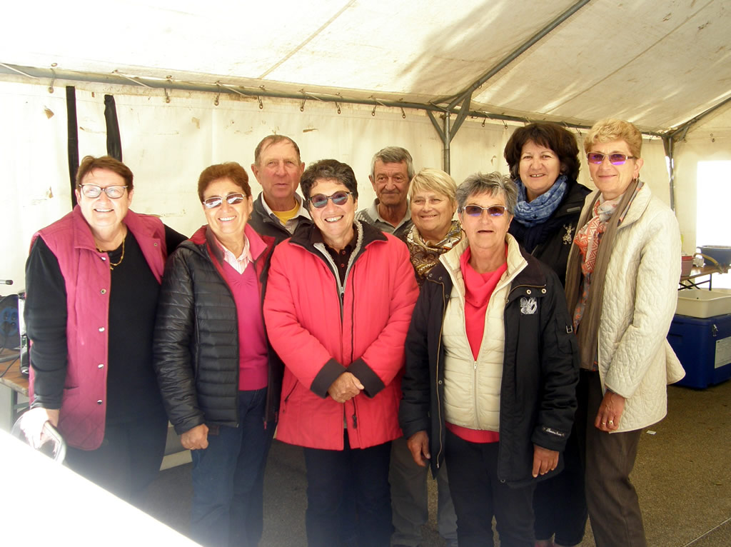 Marché provençal réussi de l’association Sian D’Aqui à Vauvert