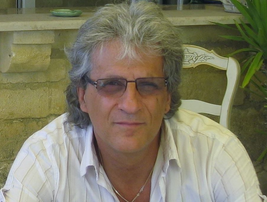 Joël Privas, professeur de guitare à l’école de musique, sort un album