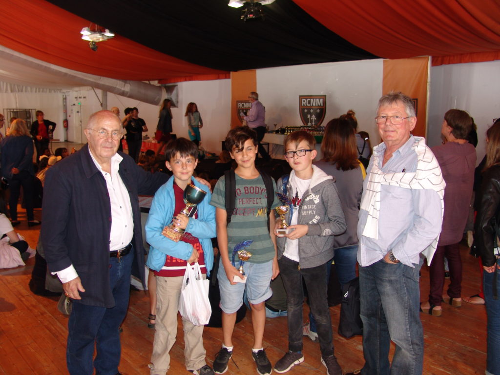 Des élèves vauverdois ont brillé au Championnat régional de bridge scolaire