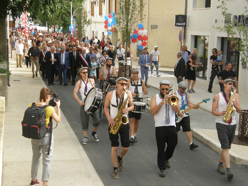 Vauvert : la rue de la République inaugurée dans la liesse populaire