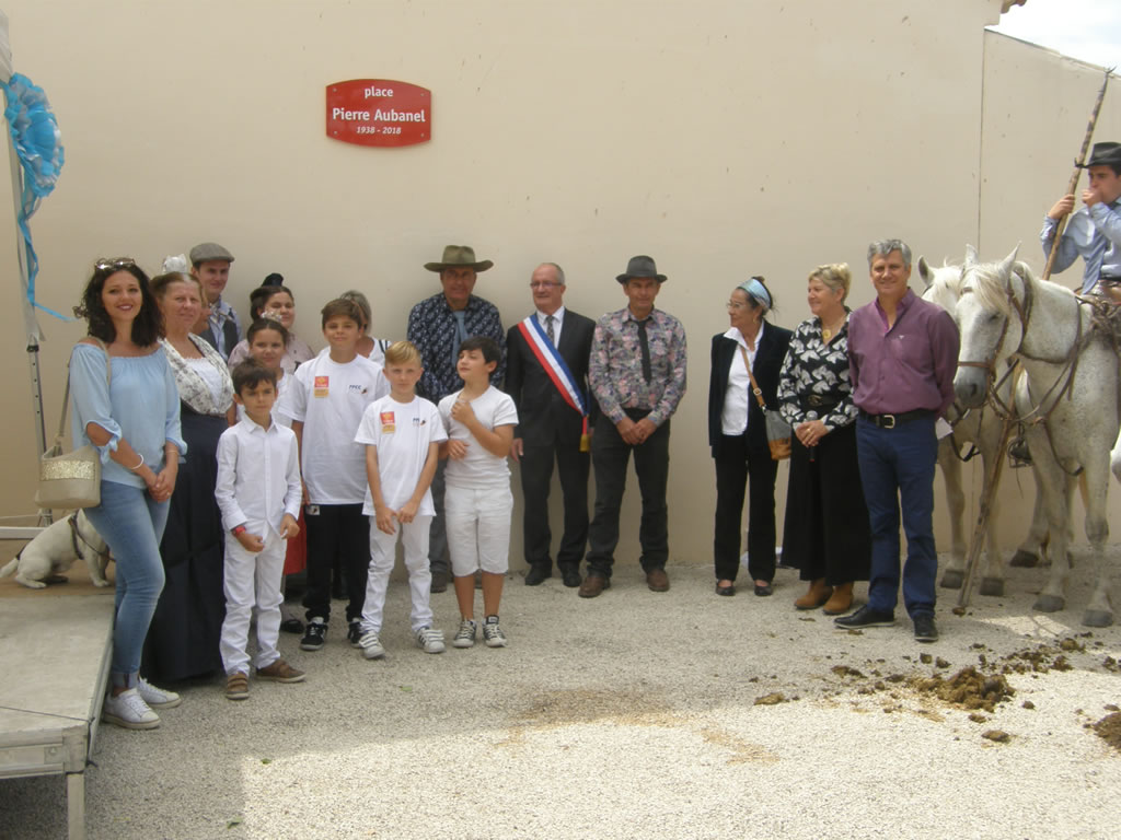 La Place Pierre Aubanel inaugurée à Gallician